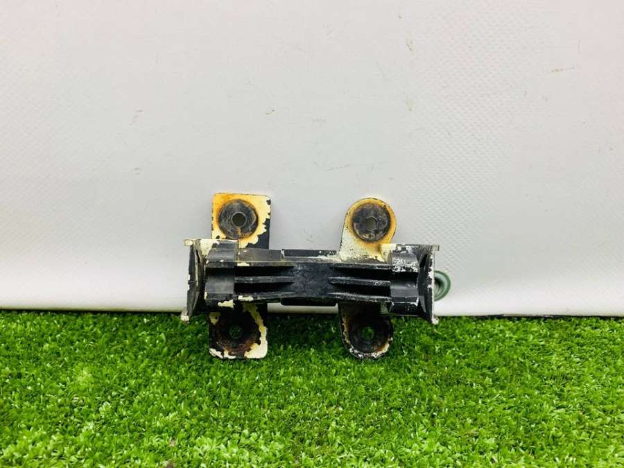 811807253 Кронштейн заднего бампера правый Audi 100 C3 1991г. | Фото № 1 811807253 Кронштейн заднего бампера правый Audi 100 C3 1991г. - Фото 1