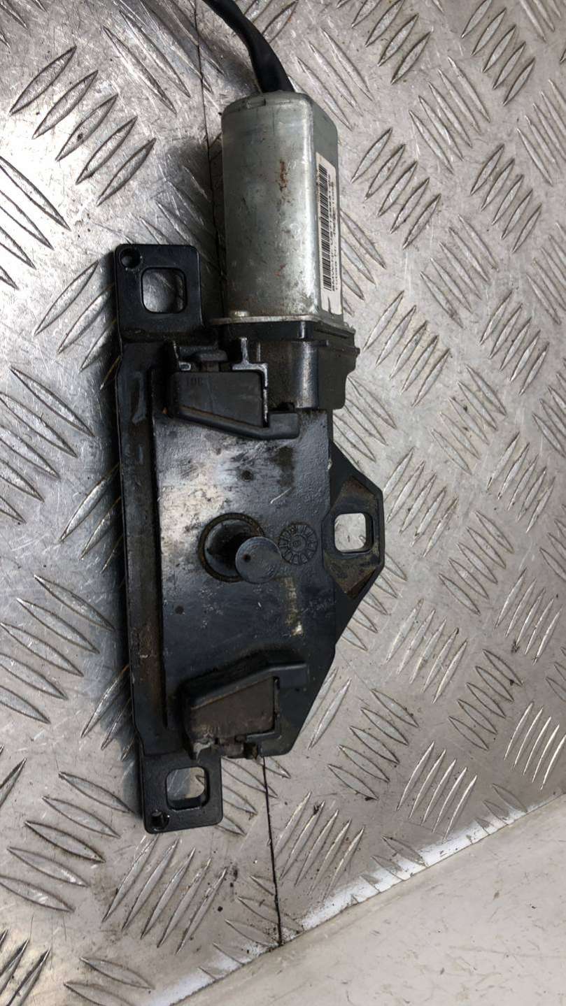 6.7107114613713E+17 Замок багажника BMW 5 универсал 2009г. | Фото № 2 6.7107114613713E+17 Замок багажника BMW 5 универсал 2009г. - Фото 2