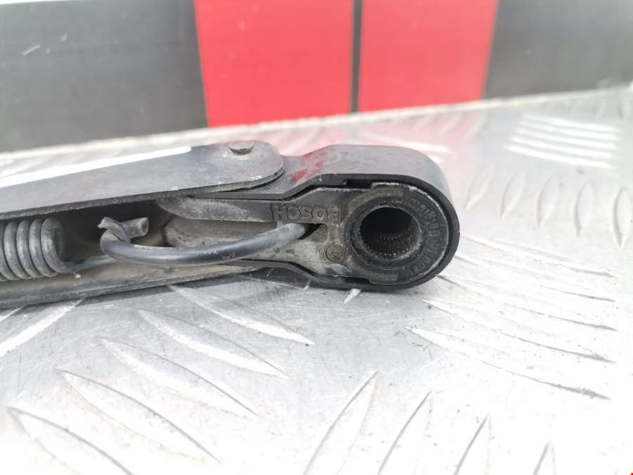 3M51R17526AA Поводок стеклоочистителя заднего Ford C-MAX 1 (2003-2010) Минивэн 2004г. | Фото № 5 3M51R17526AA Поводок стеклоочистителя заднего Ford C-MAX 1 (2003-2010) Минивэн 2004г. - Фото 5