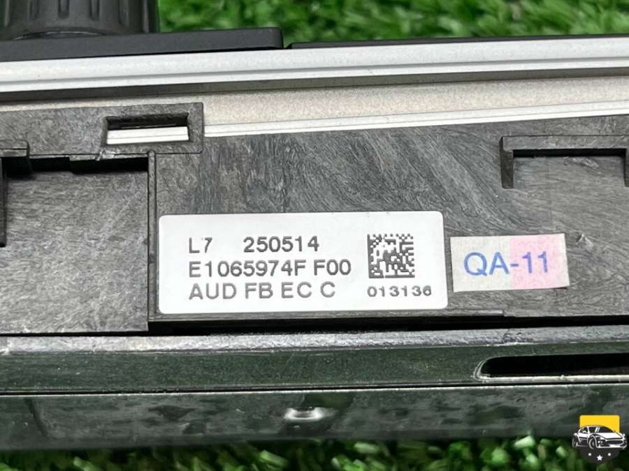 E1065974F Панель управления магнитолой BMW 3 F30/F31/GT F34 2014г. | Фото № 10 E1065974F Панель управления магнитолой BMW 3 F30/F31/GT F34 2014г. - Фото 10