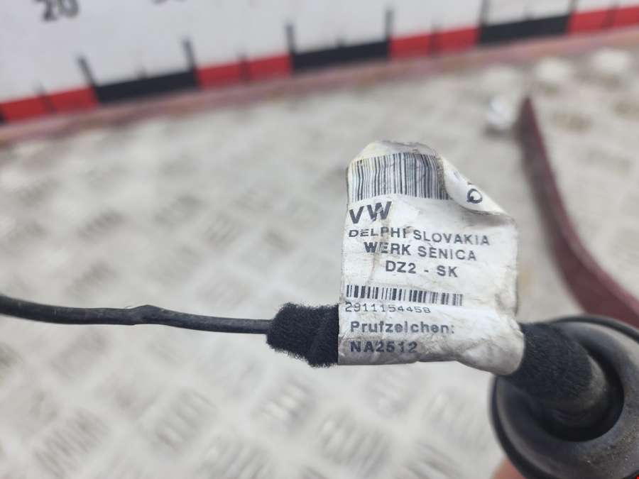 Петля крышки (двери) багажника Volkswagen Touareg 1 (2002-2010) Внедорожник 5дв. 2005г. | Фото № 5 Петля крышки (двери) багажника Volkswagen Touareg 1 (2002-2010) Внедорожник 5дв. 2005г. - Фото 5