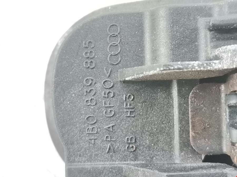 4B0839885 Ручка двери наружная передняя правая Audi A4 B6 (2000-2006) Седан 2002г. | Фото № 4 4B0839885 Ручка двери наружная передняя правая Audi A4 B6 (2000-2006) Седан 2002г. - Фото 4