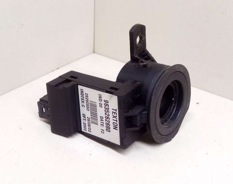 963526268028260550TEXTON Антенна иммобилайзера Peugeot 607 седан 2003г. | Фото № 1 963526268028260550TEXTON Антенна иммобилайзера Peugeot 607 седан 2003г. - Фото 1