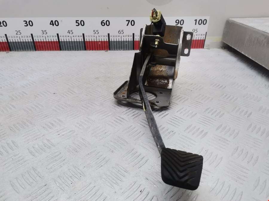 Педаль тормоза Hyundai Terracan (2001-2007) Внедорожник 5дв. 2005г. | Фото № 2 Педаль тормоза Hyundai Terracan (2001-2007) Внедорожник 5дв. 2005г. - Фото 2