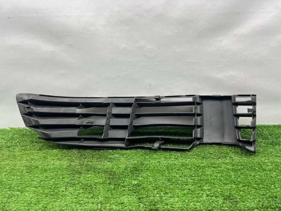 3B0853665 Заглушка (решетка) в бампер Volkswagen Passat B5 2005г. | Фото № 3 3B0853665 Заглушка (решетка) в бампер Volkswagen Passat B5 2005г. - Фото 3