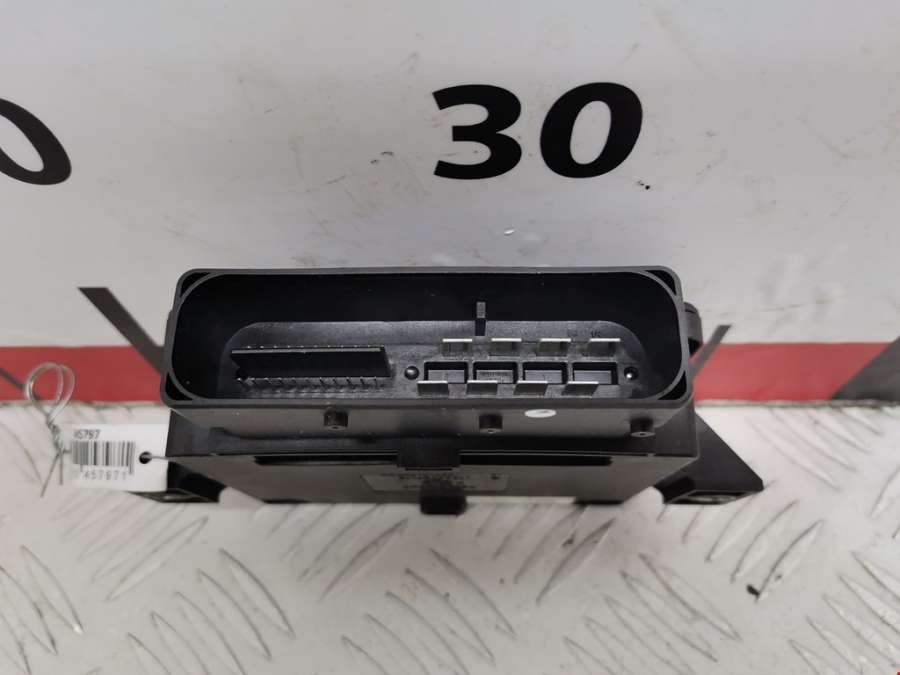 32620146A8K0907801D Блок управления стояночного тормоза (электроручник) Audi A4 B8 (2007-2015) Седан 2008г. | Фото № 8 32620146A8K0907801D Блок управления стояночного тормоза (электроручник) Audi A4 B8 (2007-2015) Седан 2008г. - Фото 8