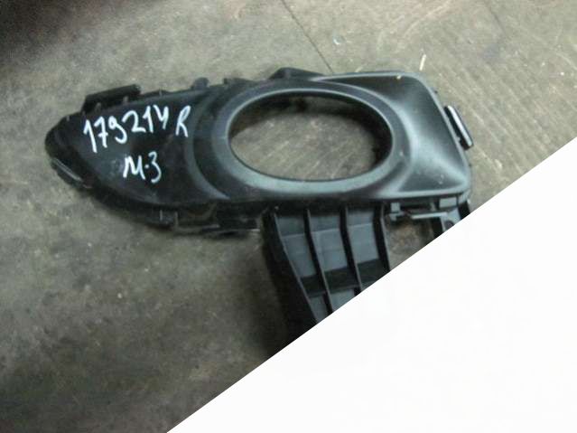 P3755R Решетка переднего бампера правая  Mazda 3 0000г. | Фото № 1  P3755R Решетка переднего бампера правая  Mazda 3 0000г. - Фото 1