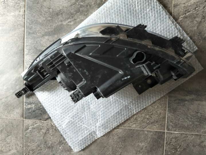 92102-H8 Фара правая Kia Stonic 1 поколение (2017-2024) 2017г. | Фото № 7 92102-H8 Фара правая Kia Stonic 1 поколение (2017-2024) 2017г. - Фото 7