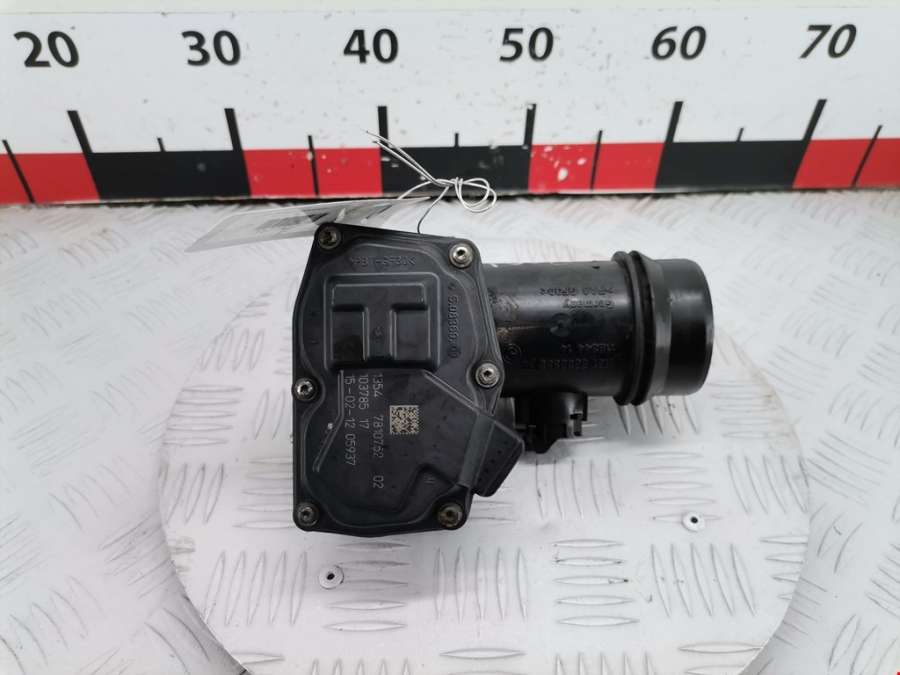 13547810752 Заслонка дроссельная BMW 3-Series (F30/F31/F34/F35) (2011-2020) Седан 2012г. | Фото № 2 13547810752 Заслонка дроссельная BMW 3-Series (F30/F31/F34/F35) (2011-2020) Седан 2012г. - Фото 2