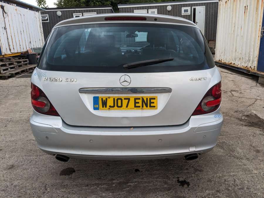 A2518851421 Кронштейн (крепление) заднего бампера центральный Mercedes R-Class (W251) (2005-2017) Минивэн 2007г. | Фото № 14 A2518851421 Кронштейн (крепление) заднего бампера центральный Mercedes R-Class (W251) (2005-2017) Минивэн 2007г. - Фото 14