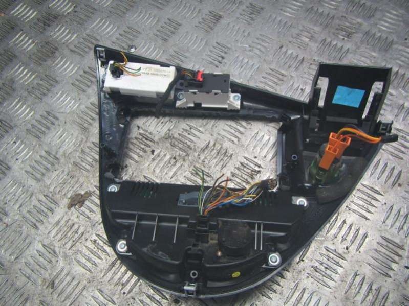 2s4h18c612bj Блок управления печки/климат-контроля Ford Focus 2002г. | Фото № 8 2s4h18c612bj Блок управления печки/климат-контроля Ford Focus 2002г. - Фото 8