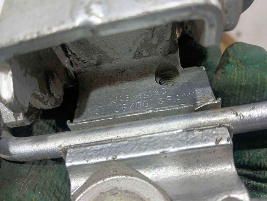 1J4833412C Петля двери задней правой Volkswagen Golf 4 2000г. | Фото № 3 1J4833412C Петля двери задней правой Volkswagen Golf 4 2000г. - Фото 3