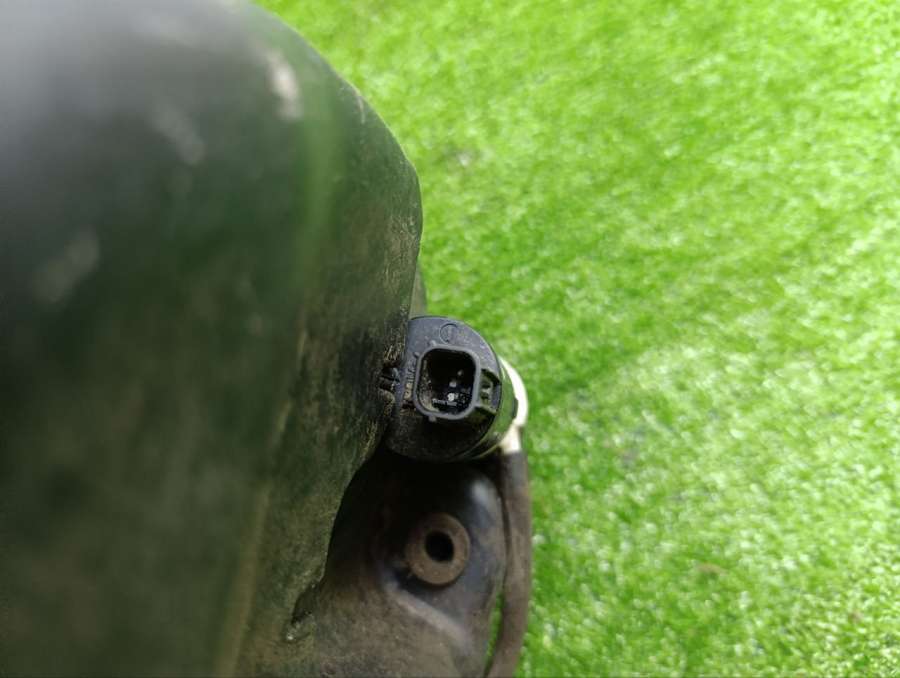 04717973AC0489407AC Бачок омывателя  Chrysler Voyager 4 2002г. | Фото № 2  04717973AC0489407AC Бачок омывателя  Chrysler Voyager 4 2002г. - Фото 2