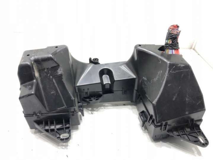 8X2T-14A003-ABLORK-551-55990 Блок предохранителей Jaguar XF X250 (2007-2011) 2007г. | Фото № 3 8X2T-14A003-ABLORK-551-55990 Блок предохранителей Jaguar XF X250 (2007-2011) 2007г. - Фото 3