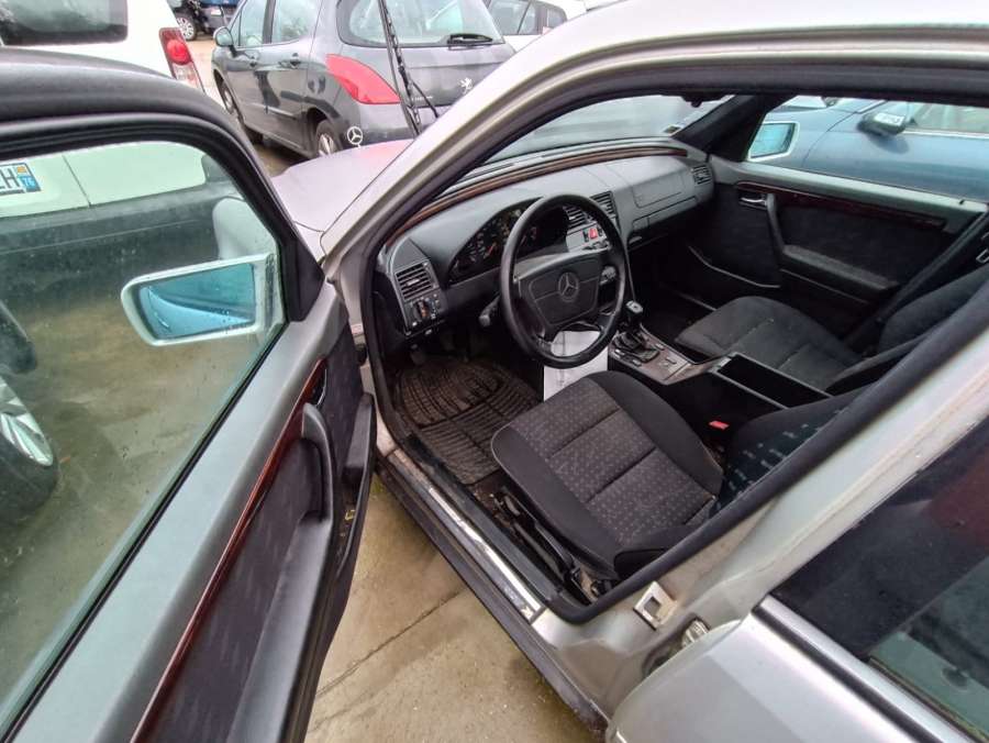 Накладка декоративная (молдинг) двери задней правой Mercedes C-Class (W202) (1993-2001) Универсал 1997г. | Фото № 10 Накладка декоративная (молдинг) двери задней правой Mercedes C-Class (W202) (1993-2001) Универсал 1997г. - Фото 10