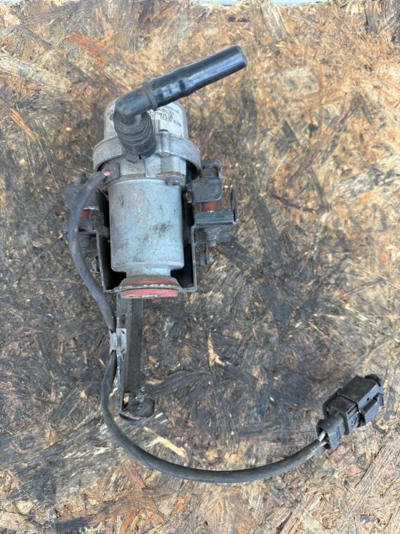 0004351301 Насос вакуумный Mercedes C W203 2003г. | Фото № 1 0004351301 Насос вакуумный Mercedes C W203 2003г. - Фото 1