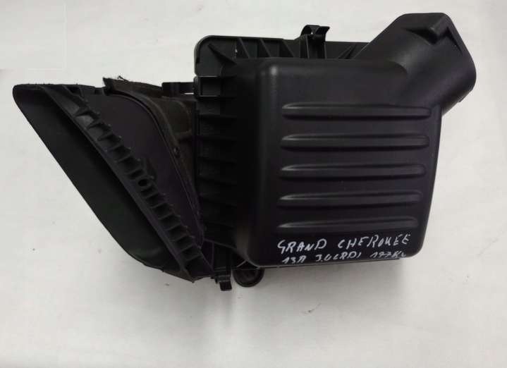 99061134A68105545AA Корпус воздушного фильтра  Jeep Grand Cherokee WK2 (2010-2014) 2010г. | Фото № 2  99061134A68105545AA Корпус воздушного фильтра  Jeep Grand Cherokee WK2 (2010-2014) 2010г. - Фото 2