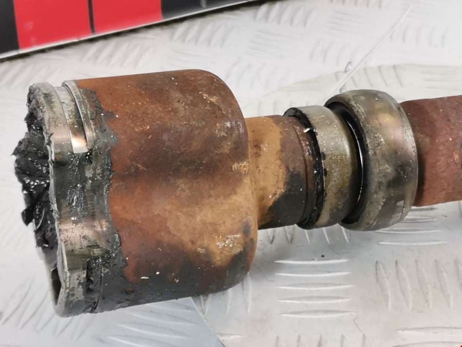 Полуось передняя правая (приводной вал шрус) Ford Mondeo 3 (2000-2007) Универсал 2002г. | Фото № 2 Полуось передняя правая (приводной вал шрус) Ford Mondeo 3 (2000-2007) Универсал 2002г. - Фото 2