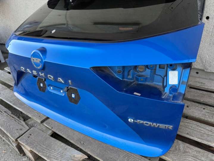 Крышка багажника (дверь 3-5)  Nissan Qashqai 3 поколение (2021-2024) 2021г. | Фото № 3   Крышка багажника (дверь 3-5)  Nissan Qashqai 3 поколение (2021-2024) 2021г. - Фото 3