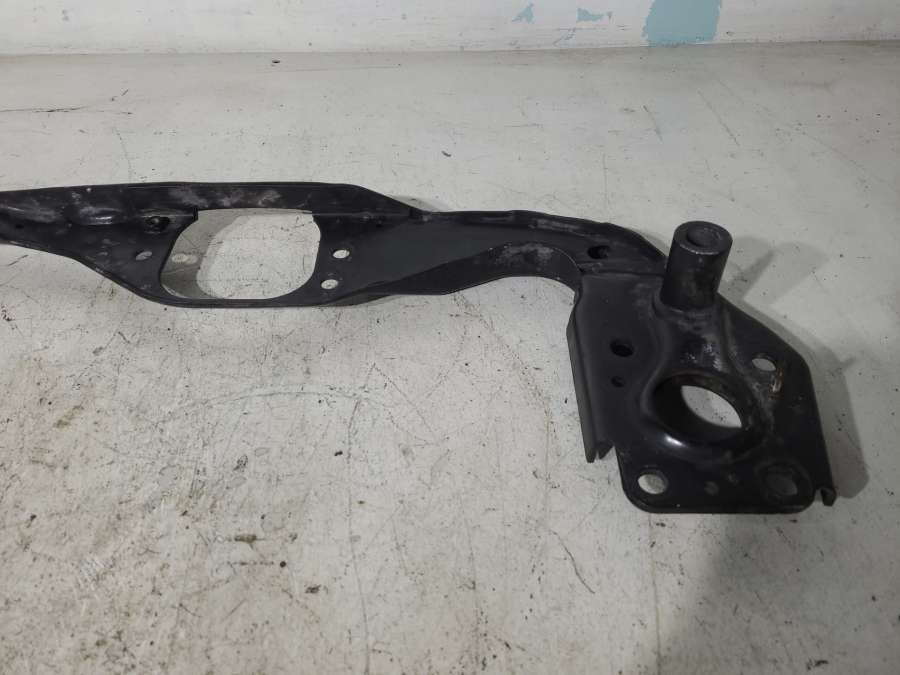 4B0805851E Балка под радиатор  Audi A6 4B/C5 универсал 2004г. | Фото № 2  4B0805851E Балка под радиатор  Audi A6 4B/C5 универсал 2004г. - Фото 2