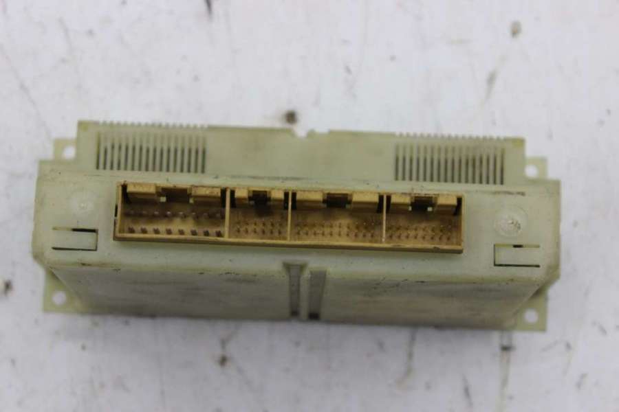 5HB00761702 Блок управления печки / климат-контроля  Volkswagen Passat B5 2000г. | Фото № 4  5HB00761702 Блок управления печки / климат-контроля  Volkswagen Passat B5 2000г. - Фото 4