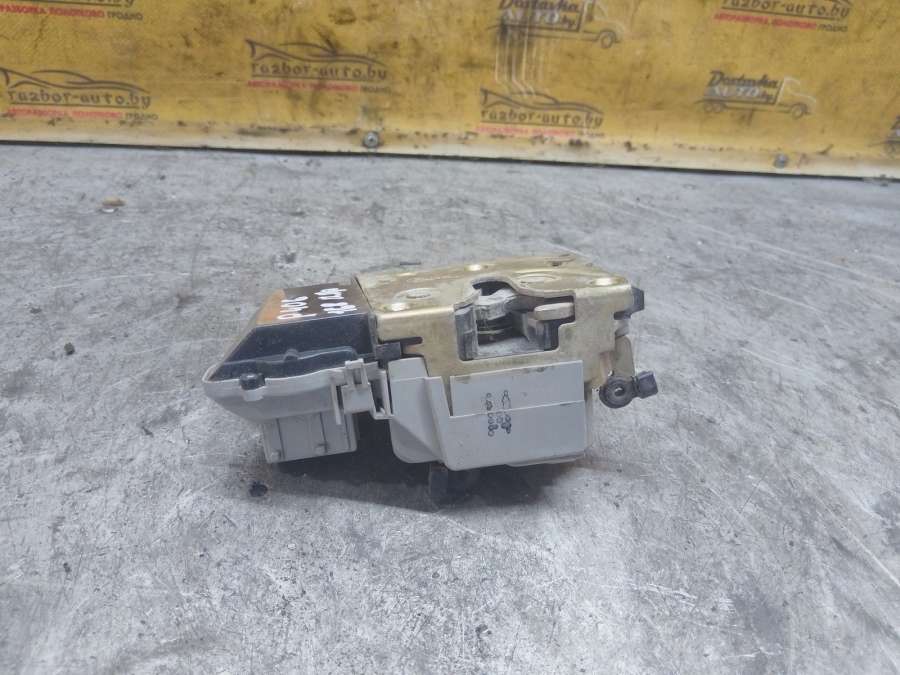 Замок двери передней правой Peugeot 406 Седан 1995г. | Фото № 4 Замок двери передней правой Peugeot 406 Седан 1995г. - Фото 4