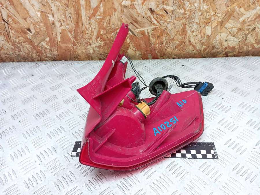 9655864080 Фонарь задний левый  Citroen C4 2010г. | Фото № 5  9655864080 Фонарь задний левый  Citroen C4 2010г. - Фото 5