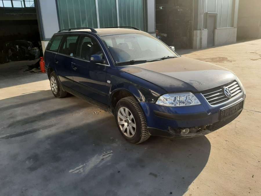 3B1837114 Ручка двери внутренняя передняя правая Volkswagen Passat 5 GP (2000-2005) Универсал 2003г. | Фото № 6 3B1837114 Ручка двери внутренняя передняя правая Volkswagen Passat 5 GP (2000-2005) Универсал 2003г. - Фото 6