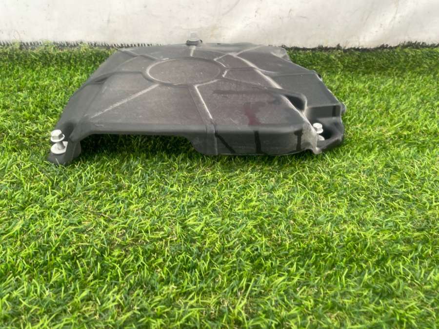 Декоративная крышка двигателя  Buick Encore 2023г. | Фото № 1   Декоративная крышка двигателя  Buick Encore 2023г. - Фото 1