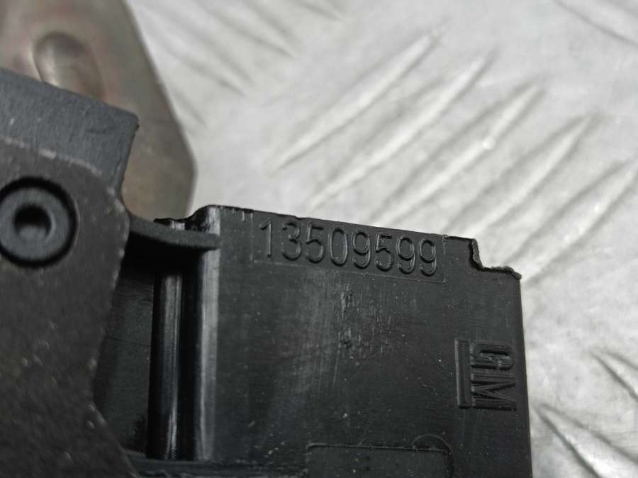 13509599 Замок багажника  Chevrolet Equinox Джип 2018г. | Фото № 4  13509599 Замок багажника  Chevrolet Equinox Джип 2018г. - Фото 4