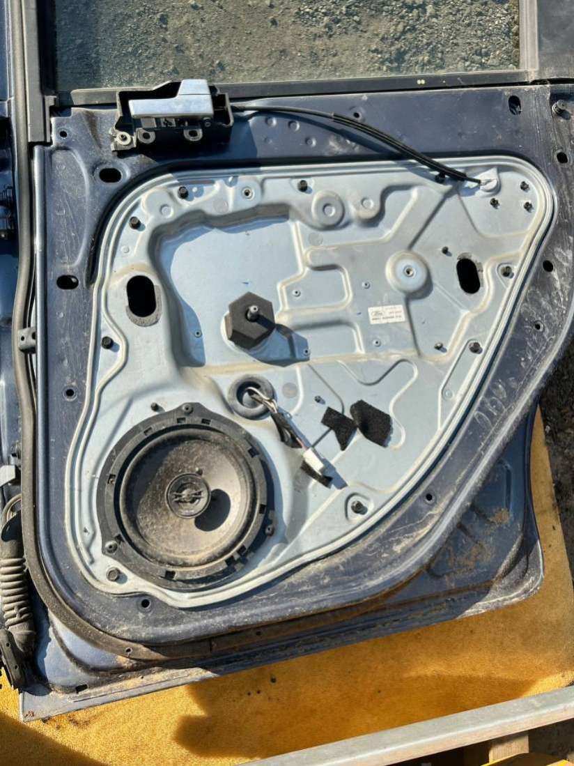 Дверь задняя правая Ford Focus 2 Седан 2006г. | Фото № 8 Дверь задняя правая Ford Focus 2 Седан 2006г. - Фото 8