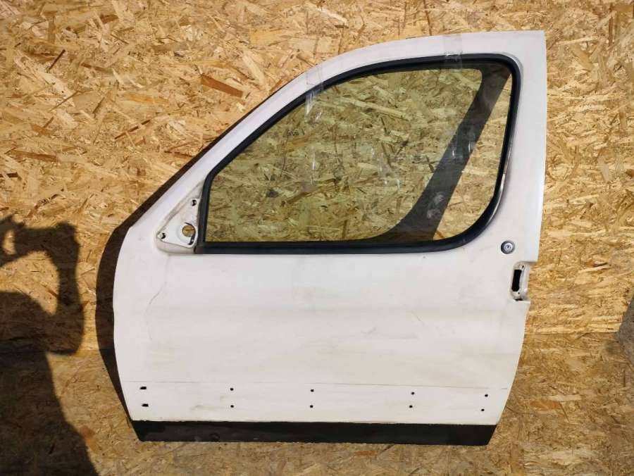 Дверь передняя левая Citroen Berlingo M59 рест. фургон 2006г. | Фото № 1 Дверь передняя левая Citroen Berlingo M59 рест. фургон 2006г. - Фото 1