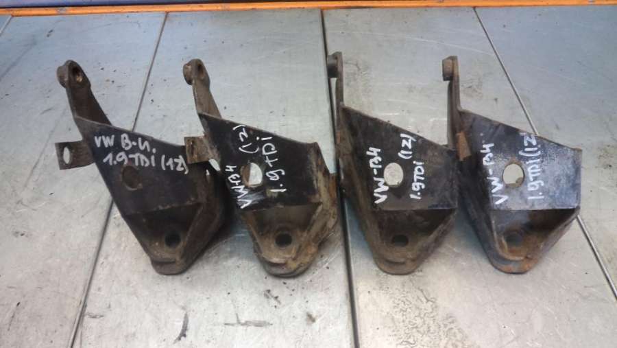 1H0199273B Кронштейн двигателя Volkswagen Golf 3 поколение 1996г. | Фото № 1 1H0199273B Кронштейн двигателя Volkswagen Golf 3 поколение 1996г. - Фото 1