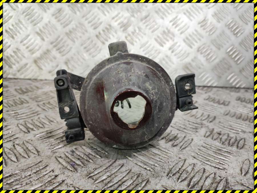 Фара противотуманная правая передняя Ford C-max 1 2004г. | Фото № 3 Фара противотуманная правая передняя Ford C-max 1 2004г. - Фото 3