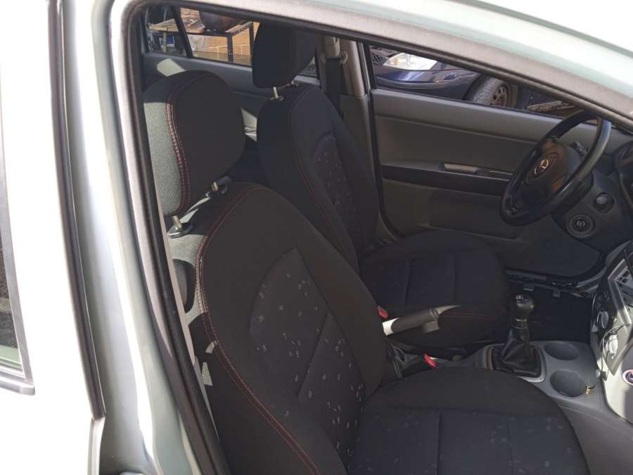 Ручка стеклоподъемника Mazda 2 DY (2003-2007) Хетчбэк 5дв. 2003г. | Фото № 8 Ручка стеклоподъемника Mazda 2 DY (2003-2007) Хетчбэк 5дв. 2003г. - Фото 8