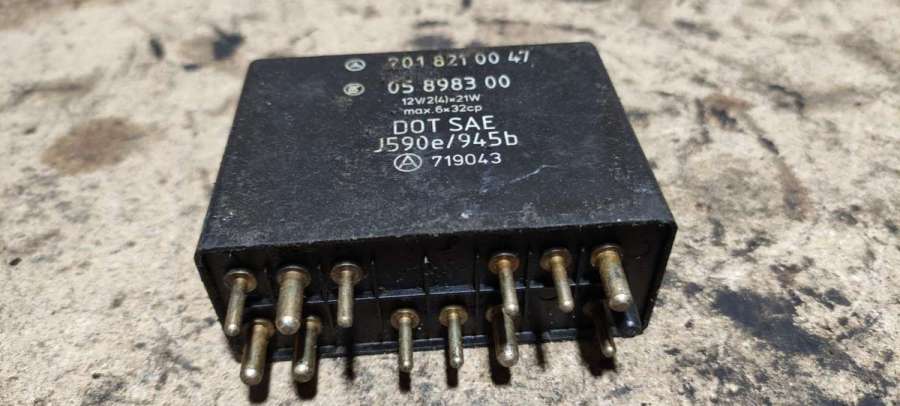 2018210047 05898300 719043 Реле поворотов  Mercedes E W124 1994г. | Фото № 2  2018210047 05898300 719043 Реле поворотов  Mercedes E W124 1994г. - Фото 2