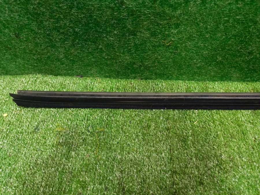 Молдинг стекла двери передней правой внутренний Renault Grand Scenic 3 2013г. | Фото № 2 Молдинг стекла двери передней правой внутренний Renault Grand Scenic 3 2013г. - Фото 2