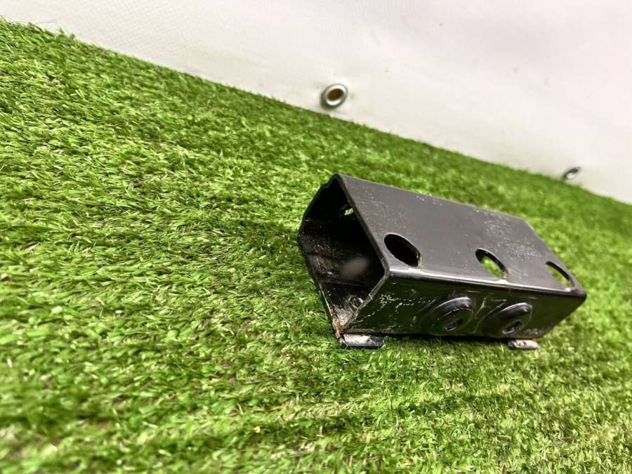 4F9863253C Кронштейн (крепление) Audi A6 C6 (S6,RS6) 2007г. | Фото № 3 4F9863253C Кронштейн (крепление) Audi A6 C6 (S6,RS6) 2007г. - Фото 3