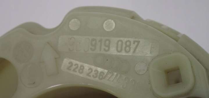 3D0919087F Насос топливный Audi A8 D3/4E (2002-2005) 2002г. | Фото № 8 3D0919087F Насос топливный Audi A8 D3/4E (2002-2005) 2002г. - Фото 8