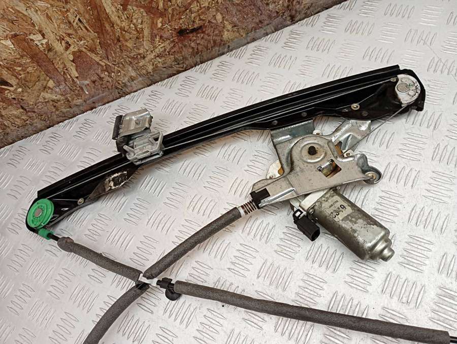 Стеклоподъемник электрический передний правый Ford Focus 2004г. | Фото № 8 Стеклоподъемник электрический передний правый Ford Focus 2004г. - Фото 8