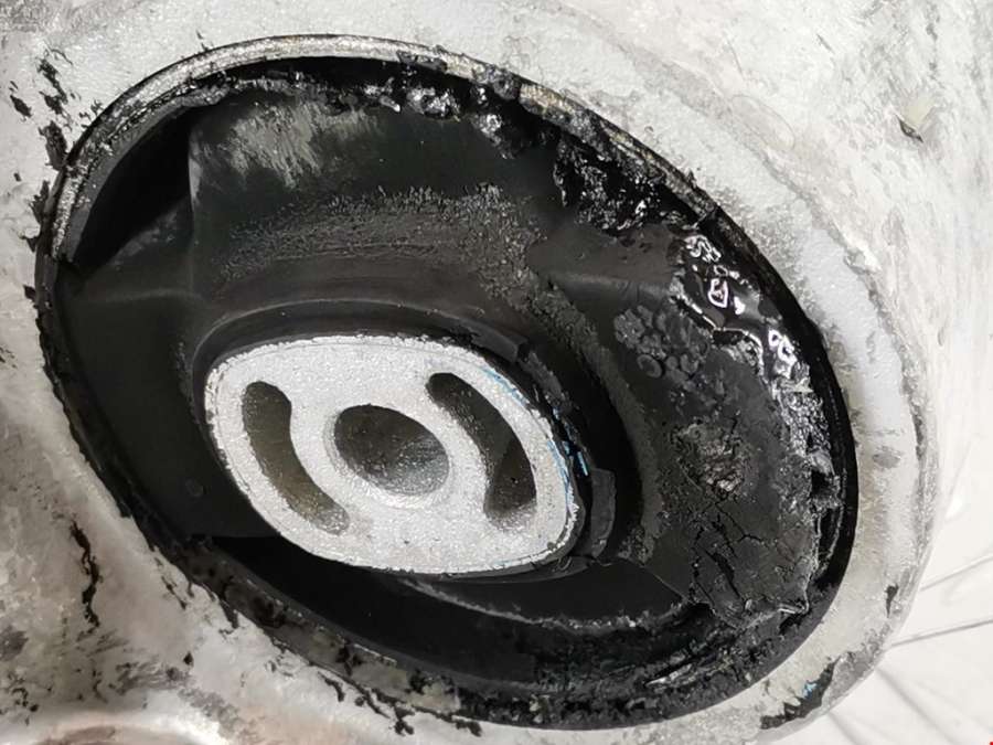 Кронштейн полуоси Citroen Xantia (1992-2002) Хетчбэк 5дв. 1995г. | Фото № 6 Кронштейн полуоси Citroen Xantia (1992-2002) Хетчбэк 5дв. 1995г. - Фото 6