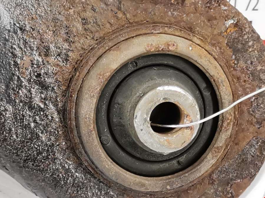 Рычаг передний левый Renault Megane 2 (2002-2009) Универсал 2006г. | Фото № 3 Рычаг передний левый Renault Megane 2 (2002-2009) Универсал 2006г. - Фото 3