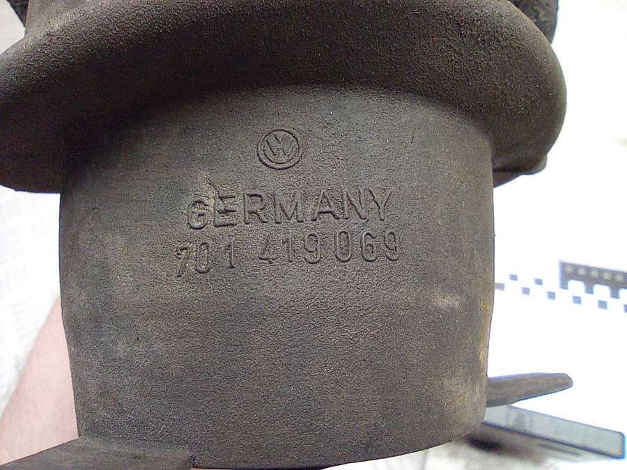 701419069 Рулевой карданчик  Volkswagen Transporter T4 1998г. | Фото № 4  701419069 Рулевой карданчик  Volkswagen Transporter T4 1998г. - Фото 4