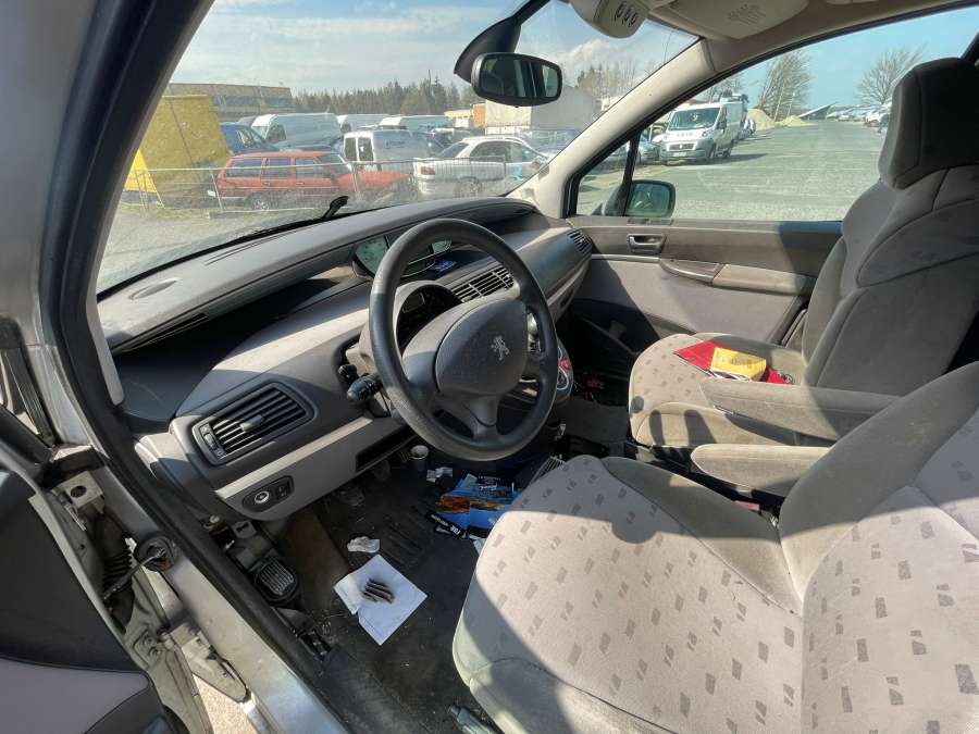 Теплообменник Peugeot 807 (2002-2010) Минивэн 2005г. | Фото № 6 Теплообменник Peugeot 807 (2002-2010) Минивэн 2005г. - Фото 6