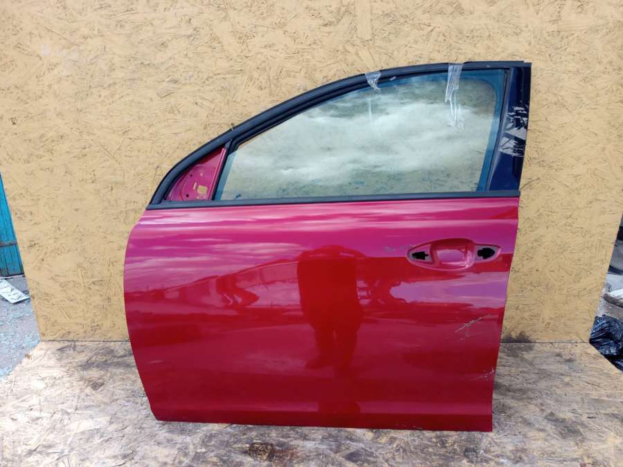 Дверь передняя левая Peugeot 308 T9 хэтчбек 2014г. | Фото № 1 Дверь передняя левая Peugeot 308 T9 хэтчбек 2014г. - Фото 1