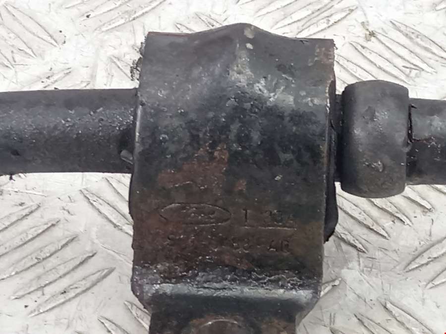 Стабилизатор подвески передний (поперечной устойчивости) Ford Mondeo 3 (2000-2007) Седан 2002г. | Фото № 4 Стабилизатор подвески передний (поперечной устойчивости) Ford Mondeo 3 (2000-2007) Седан 2002г. - Фото 4