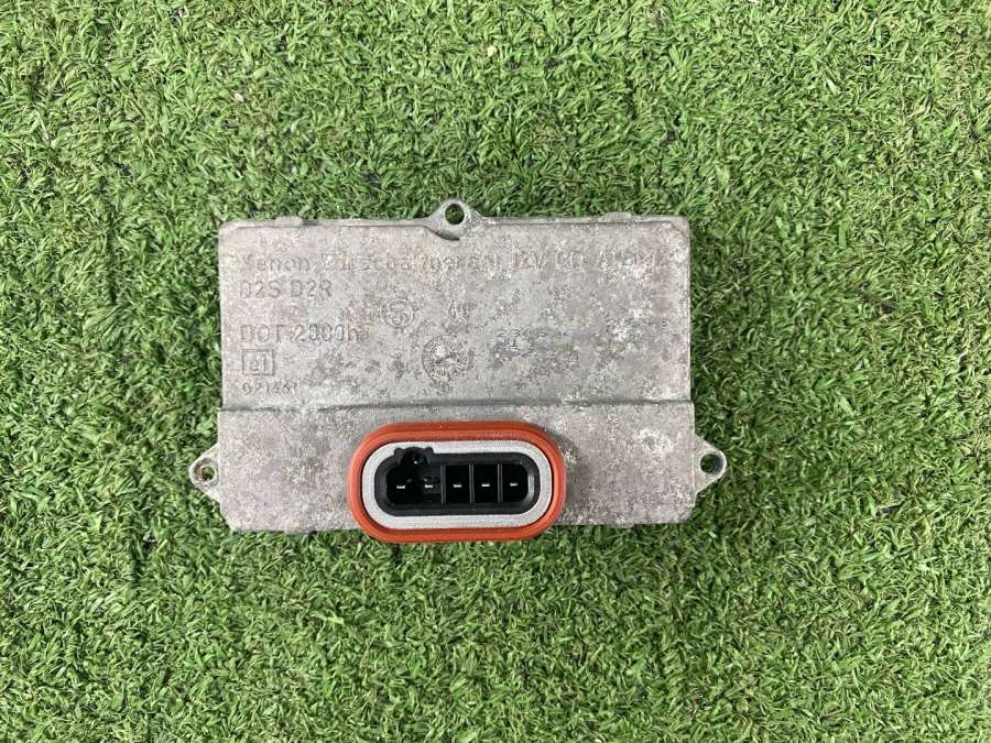 5DV00829000 Блок розжига ксенона правый  Maserati Quattroporte 5 M156 2007г. | Фото № 1  5DV00829000 Блок розжига ксенона правый  Maserati Quattroporte 5 M156 2007г. - Фото 1