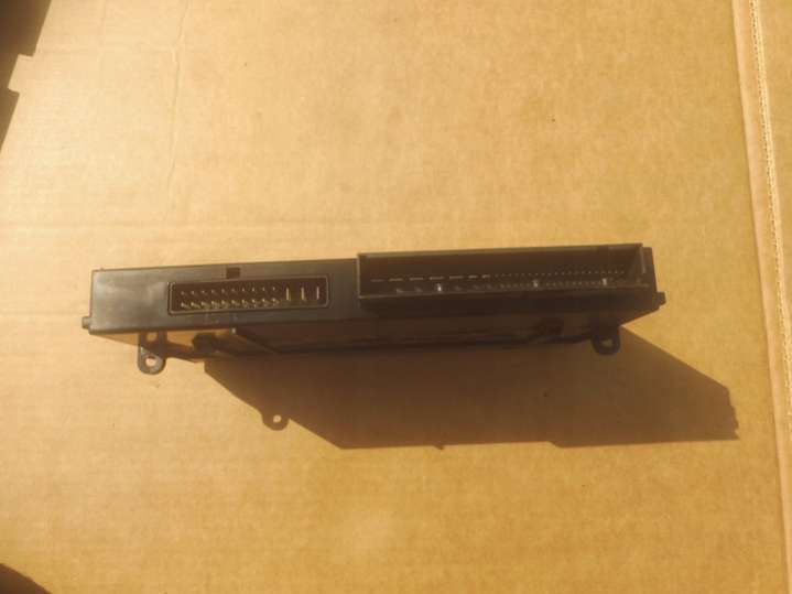917798761359177987 Блок предохранителей  BMW 1 E87/E8/E82/E88 (2004-2007) 2004г. | Фото № 2  917798761359177987 Блок предохранителей  BMW 1 E87/E8/E82/E88 (2004-2007) 2004г. - Фото 2