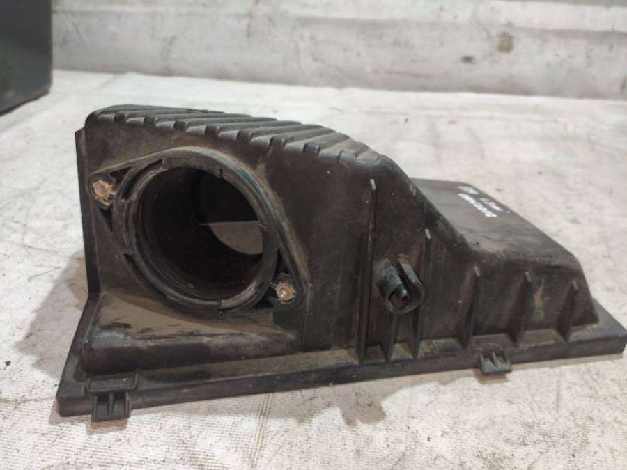 Корпус воздушного фильтра Volkswagen Passat B4 1995г. | Фото № 2 Корпус воздушного фильтра Volkswagen Passat B4 1995г. - Фото 2