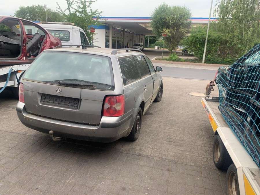 3B0853665H Решетка (заглушка) в бампер левая Volkswagen Passat 5 GP (2000-2005) Универсал 2004г. | Фото № 10 3B0853665H Решетка (заглушка) в бампер левая Volkswagen Passat 5 GP (2000-2005) Универсал 2004г. - Фото 10